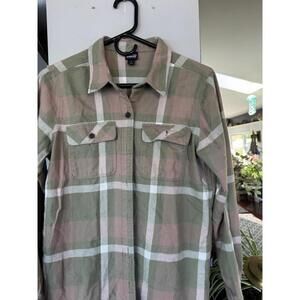Patagonia Womens Organic cotton small olive tan plaid cotton